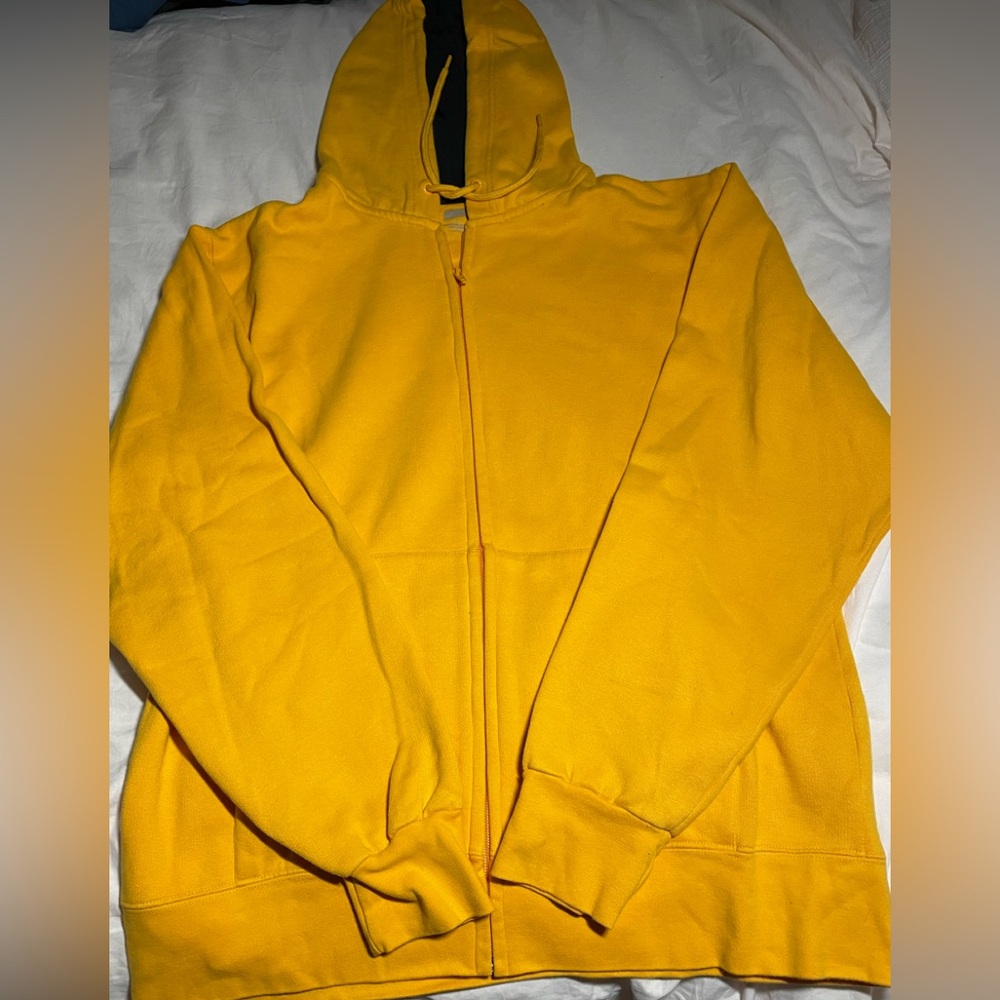 Soffe Men’s L full-zip maize-colored hoodie